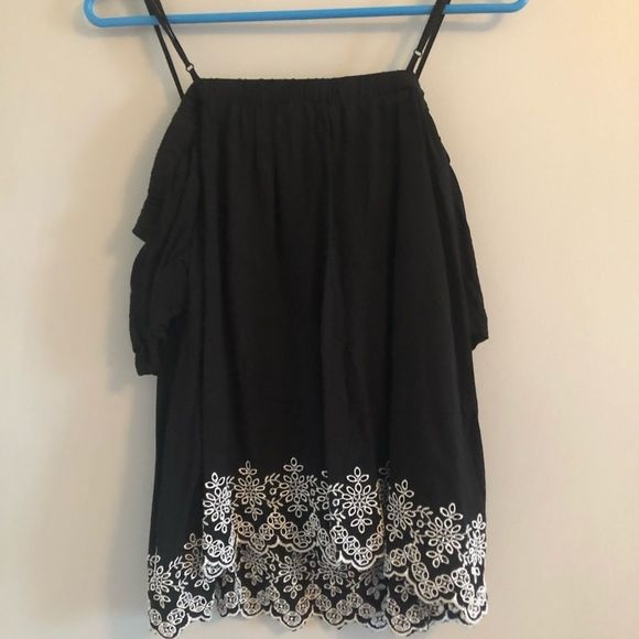 Old Navy Black Top - Picture 5 of 6